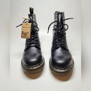 NEW Dr. Martens 1460 WOMEN'S SMOOTH LEATHER LACE UP BOOTS